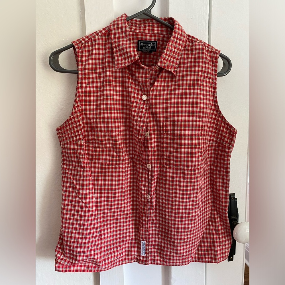 This classic cutie will go fast! This as aDORABLE!